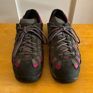 CAT T1000 Slip Resistant Work Shoes Women’s 7 Wide Gray/Pink Lace-Up Low Top